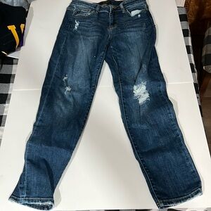 Judy Blue Los Angeles size 7/28 slim Fit distressed straight leg jeans